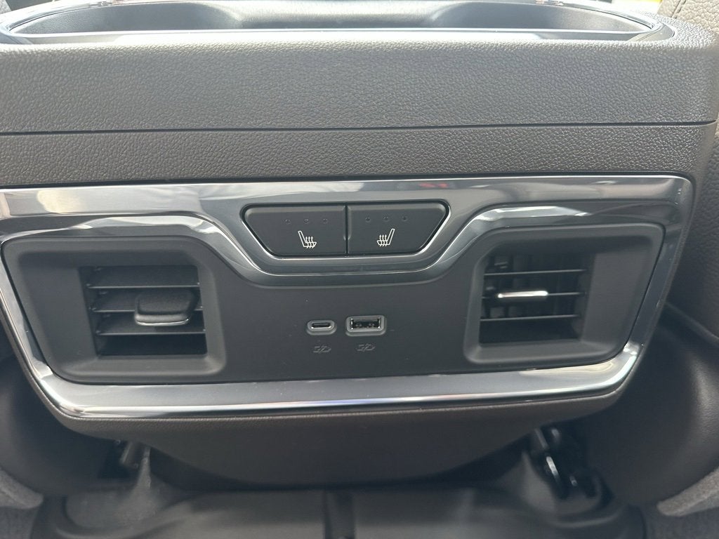 2025 GMC Sierra 3500 HD Denali