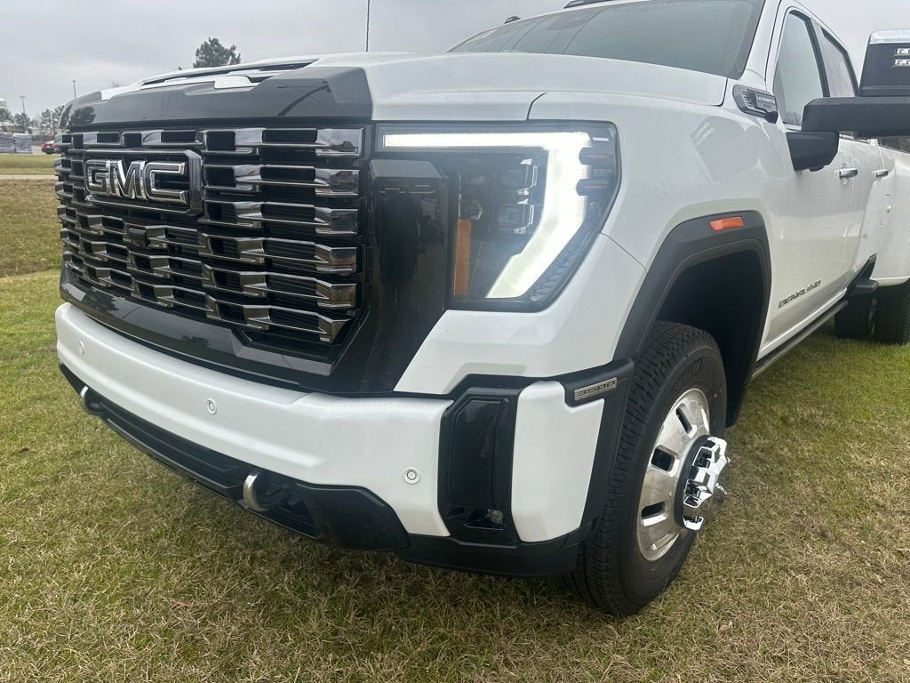 2026 GMC Sierra 3500 HD Denali Ultimate DRW
