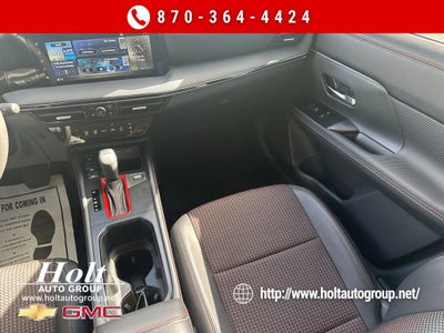 2025 Nissan Kicks SR