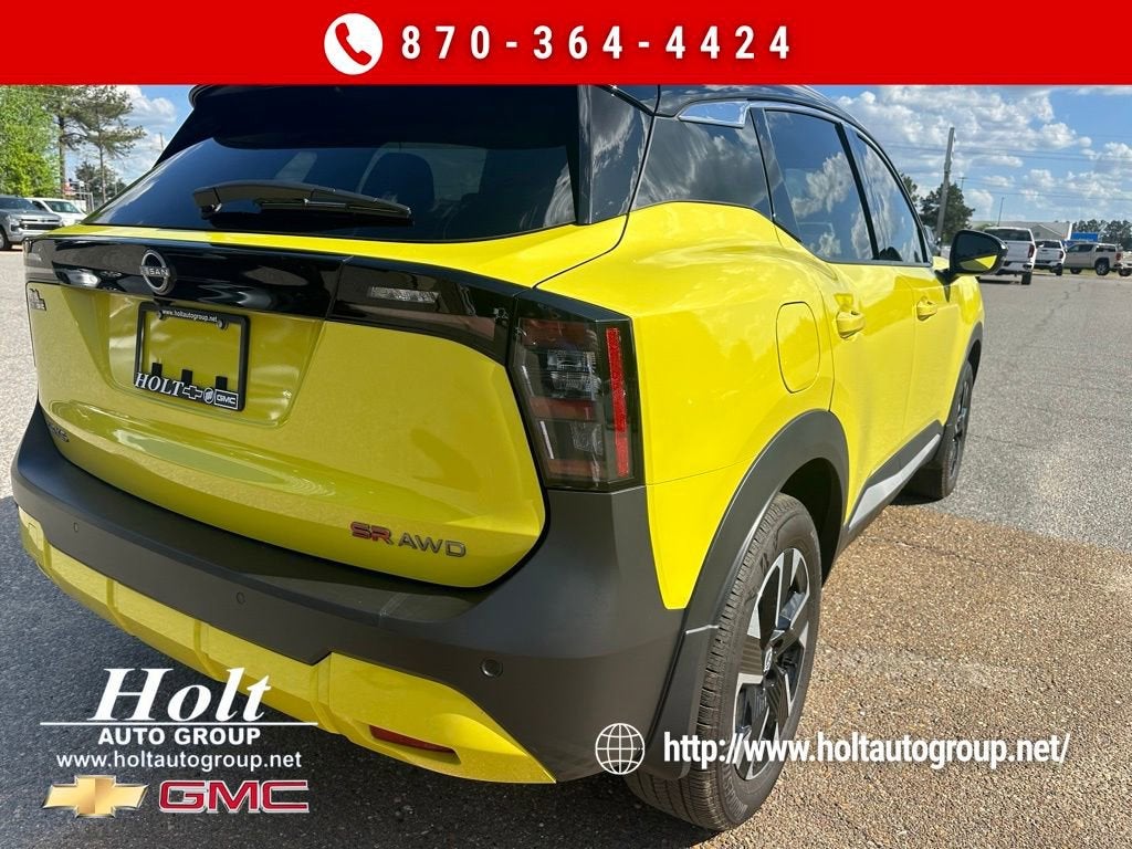 2025 Nissan Kicks SR