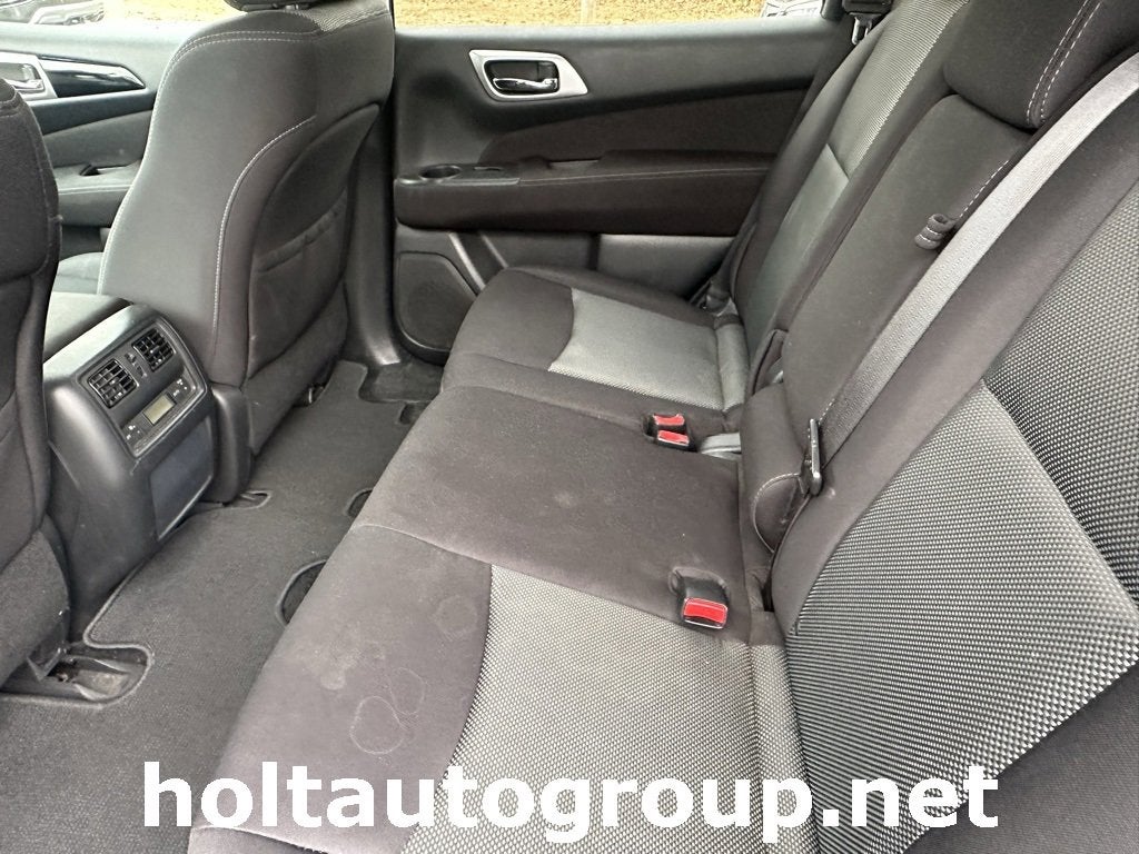 2017 Nissan Pathfinder SV