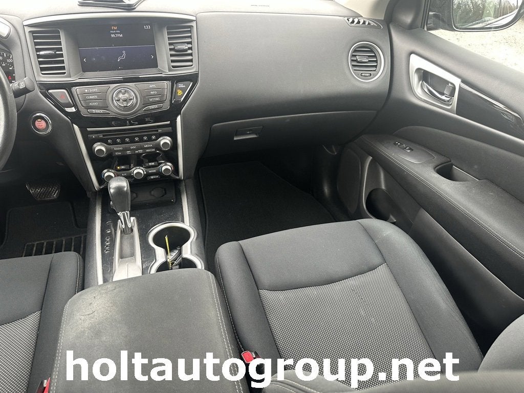 2017 Nissan Pathfinder SV