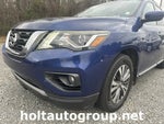 2017 Nissan Pathfinder SV