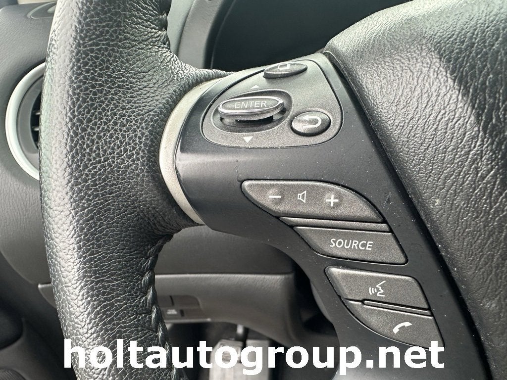 2017 Nissan Pathfinder SV