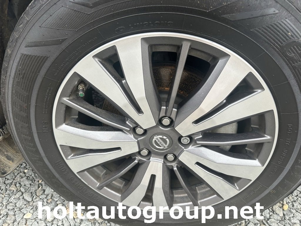 2017 Nissan Pathfinder SV