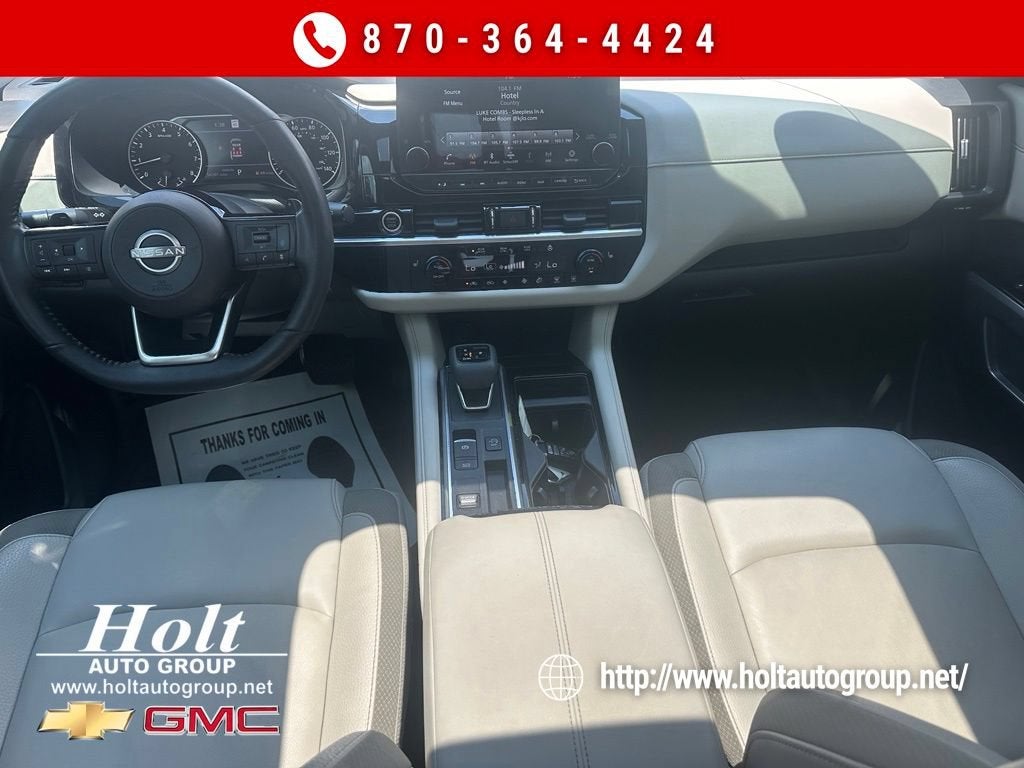 2024 Nissan Pathfinder SL