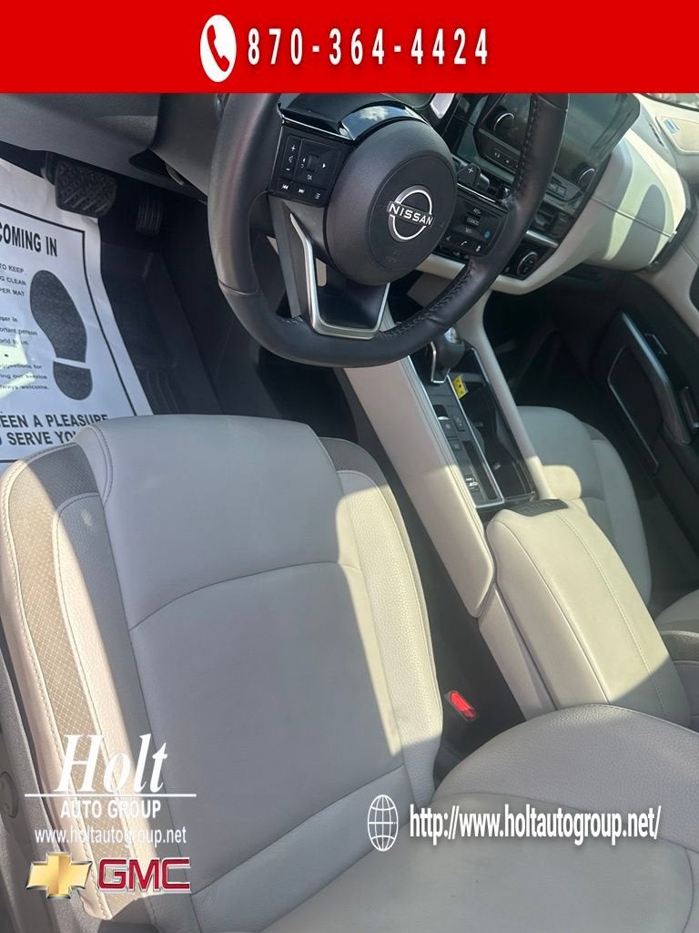 2024 Nissan Pathfinder SL