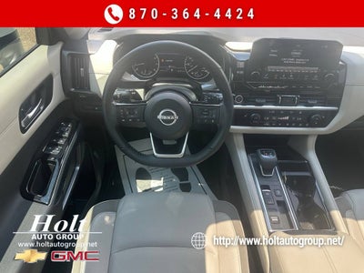 2024 Nissan Pathfinder SL
