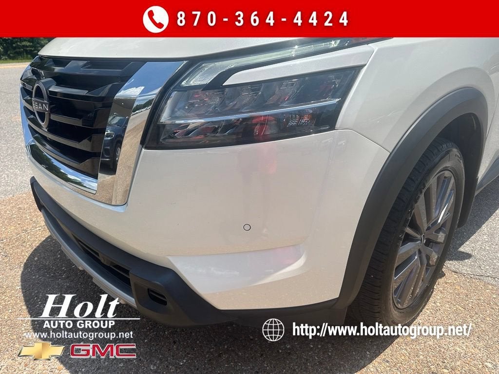 2024 Nissan Pathfinder SL