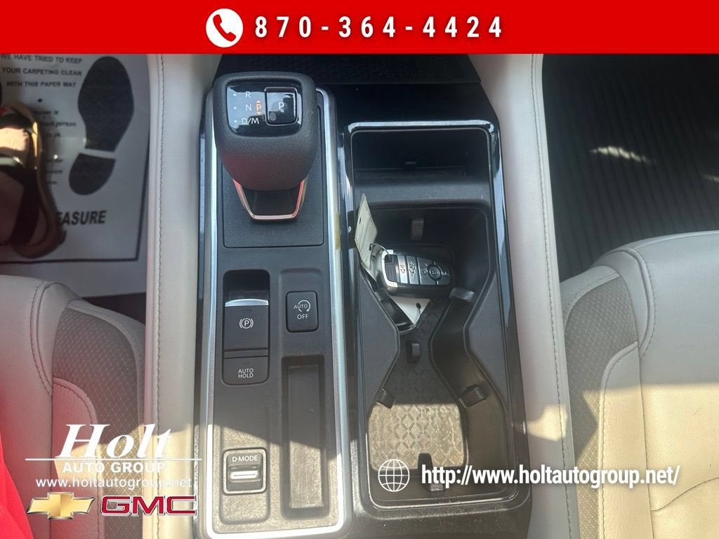 2024 Nissan Pathfinder SL
