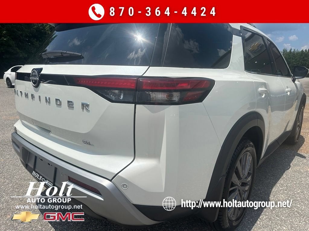 2024 Nissan Pathfinder SL