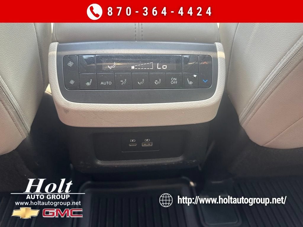 2024 Nissan Pathfinder SL
