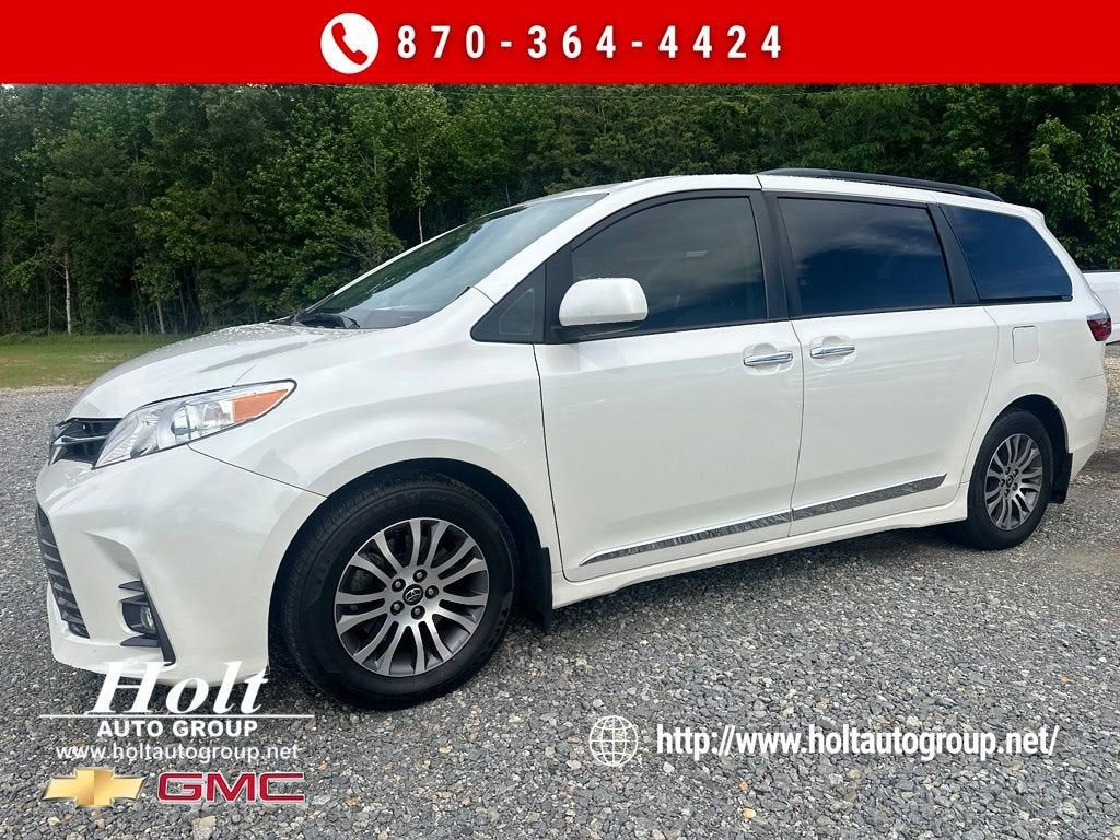 2018 Toyota Sienna XLE Auto Access Seat