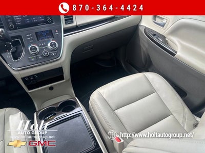 2018 Toyota Sienna XLE Auto Access Seat