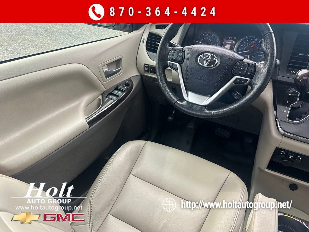 2018 Toyota Sienna XLE Auto Access Seat