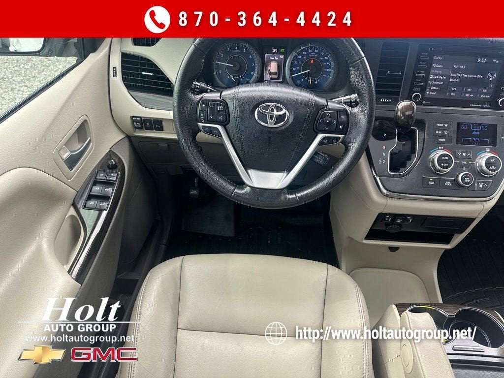 2018 Toyota Sienna XLE Auto Access Seat