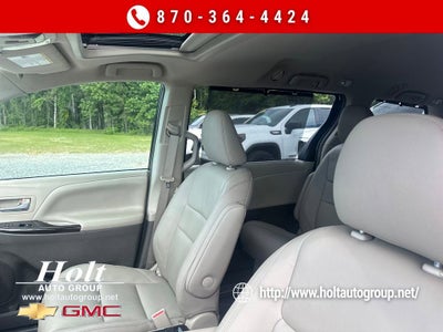 2018 Toyota Sienna XLE Auto Access Seat