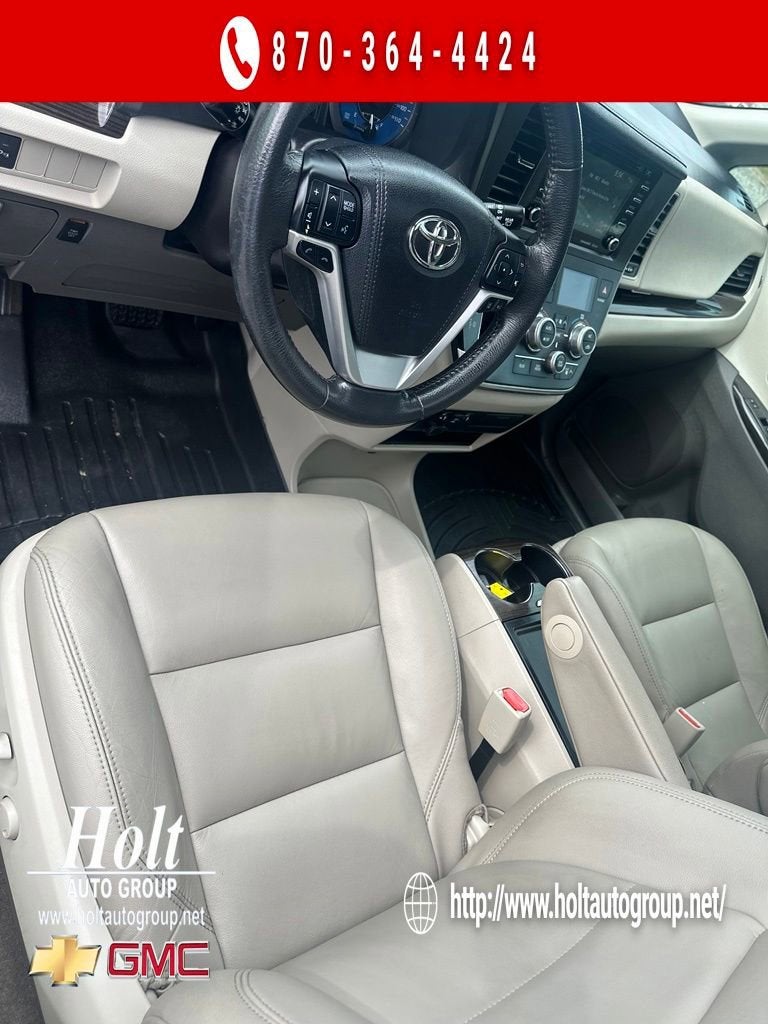 2018 Toyota Sienna XLE Auto Access Seat