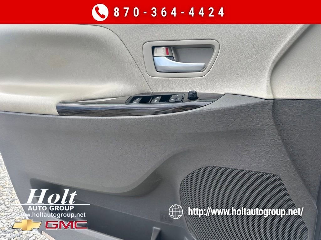 2018 Toyota Sienna XLE Auto Access Seat
