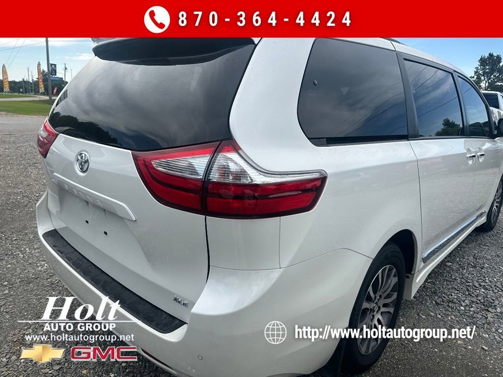 2018 Toyota Sienna XLE Auto Access Seat