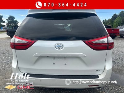 2018 Toyota Sienna XLE Auto Access Seat