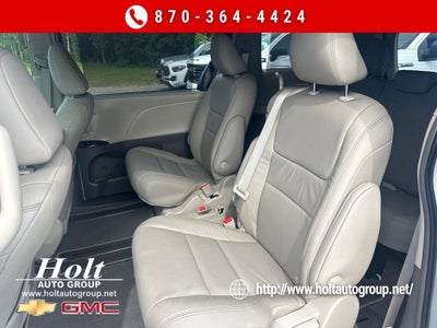 2018 Toyota Sienna XLE Auto Access Seat